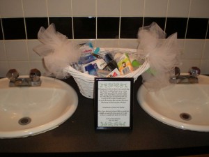 Bathroom-basket-ehomedesignideas-The-Wedding-Wiki