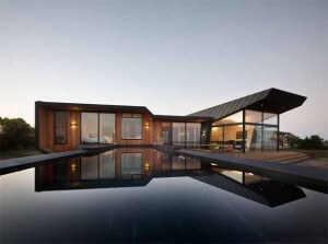 Futuristic-Modern-Beach-House-Design